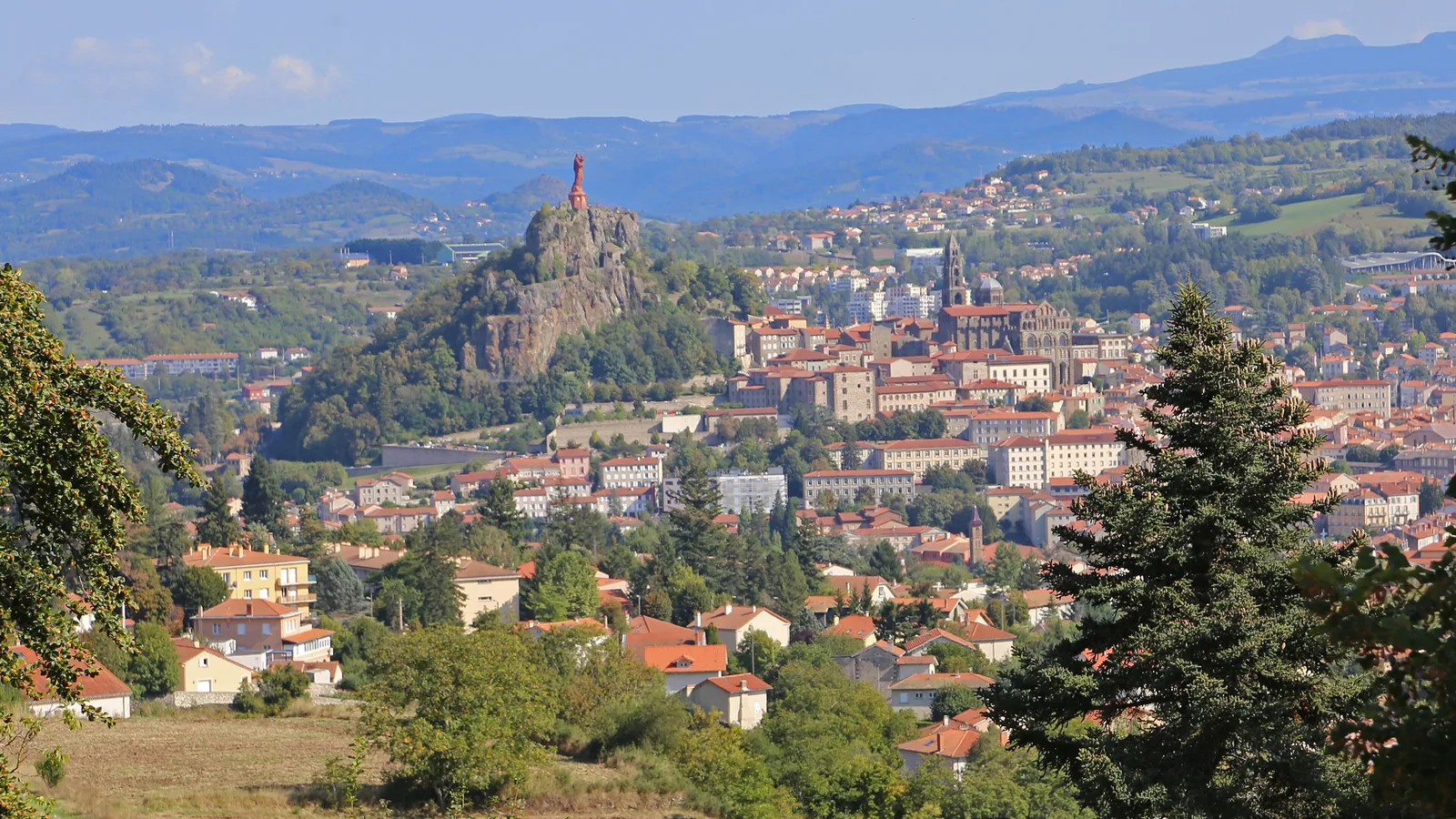 Vue illustrant Le Puy-en-Velay