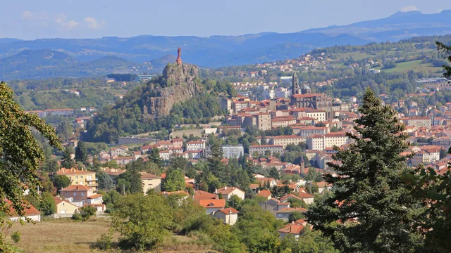 Vue illustrant Le Puy-en-Velay