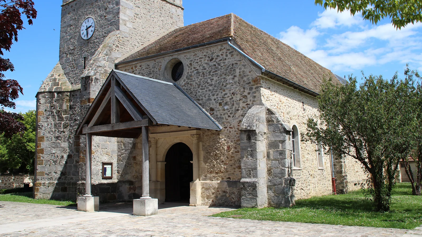 Église Saint-Martin de Montigny-le-Bretonneux, Montigny-le-Bretonneux