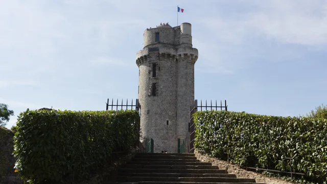 Tour du château de Montlhéry, Montlhéry
